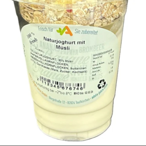 Naturjoghurt mit Müsli
